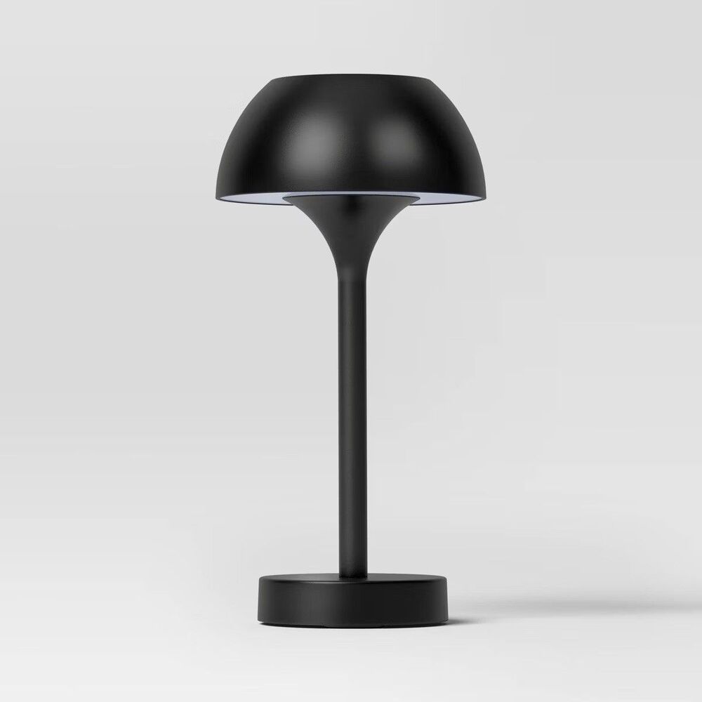 Threshold Solar USB Rechargeable LED Outdoor Table Lamp Black NEW